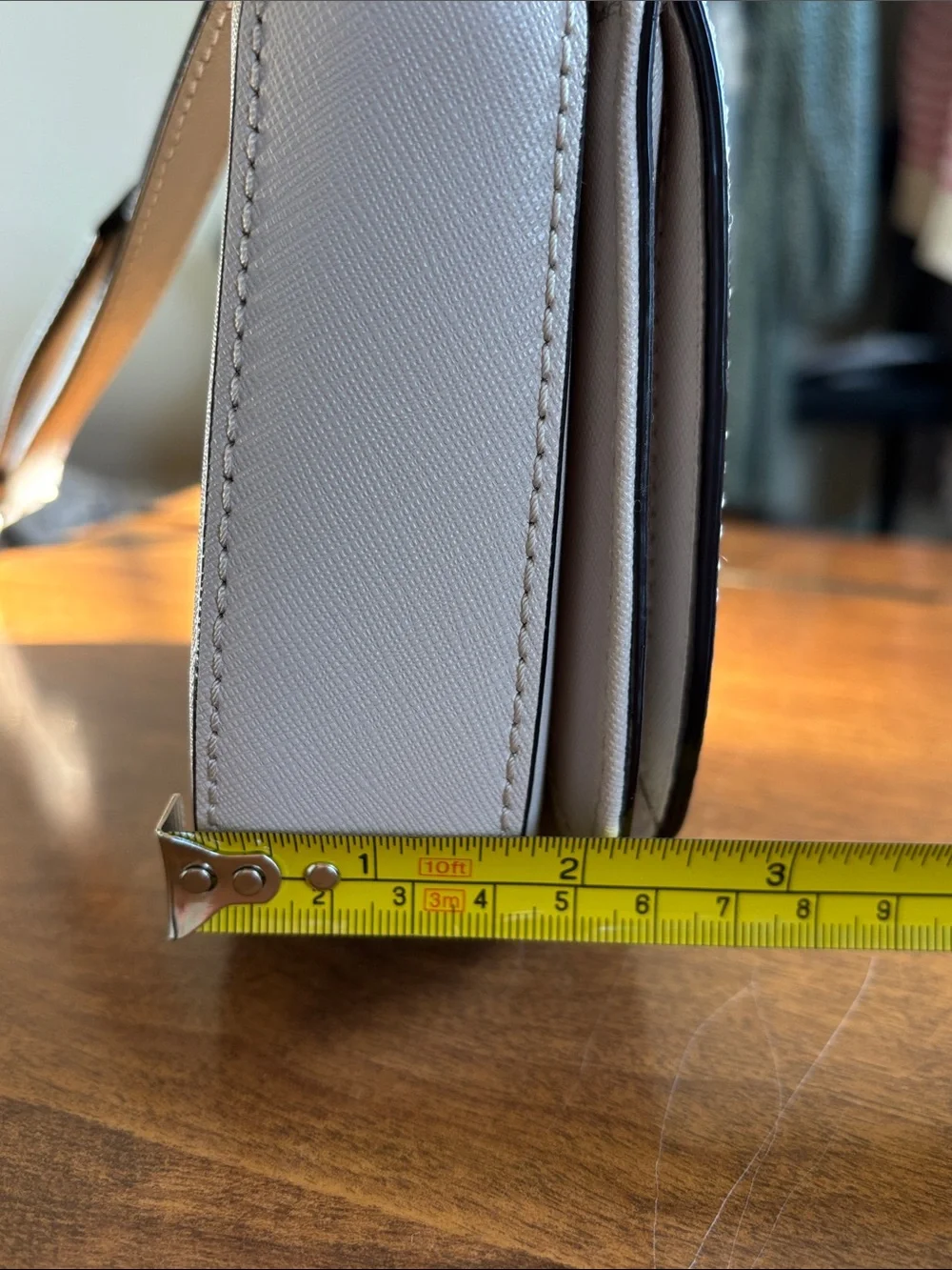 kate spade cream crossbody bag with gold hardware laurel 7x5 excellent condition